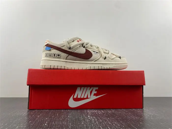 Nike Dunk Low 