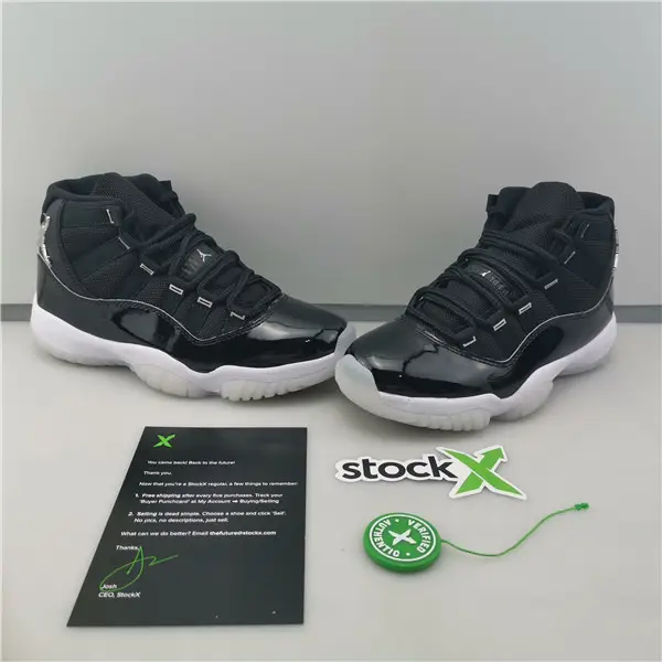 AIR JORDAN 11 