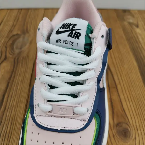 Air Force 1 new blue, green and pink women's shoes are assembled and deconstructed into the original Air Force logo 