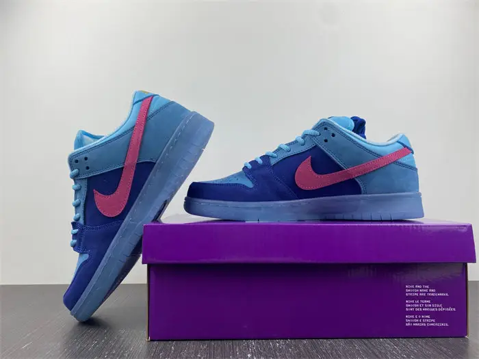 Nike SB Dunk Low Run The Jewels 