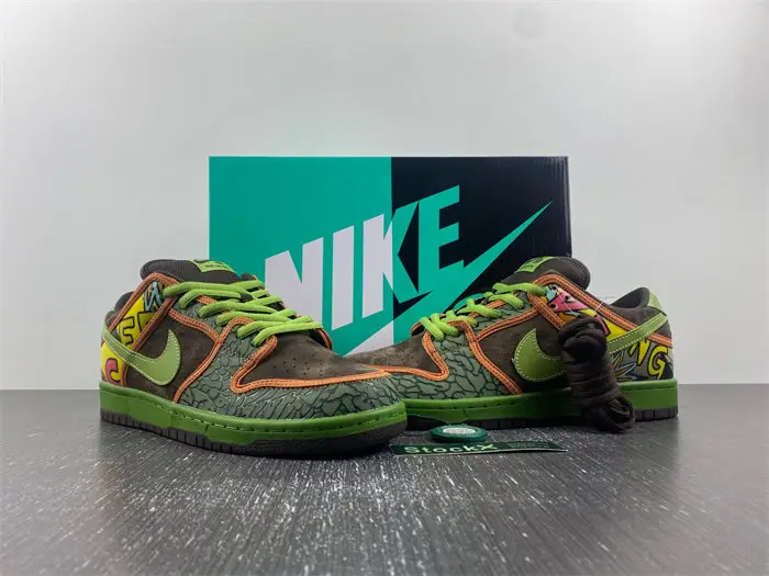 Nike SB Dunk Low De La Soul 