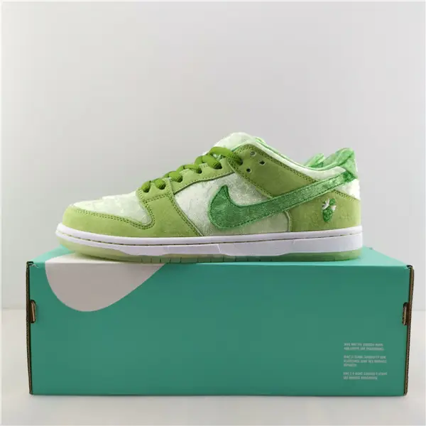 NIKE SB DUNK LOW PRO QS 