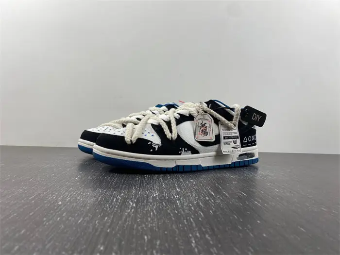 Nike SB Dunk Low 