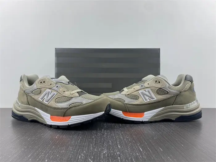 New Balance 992 WTAPS  BBAC487