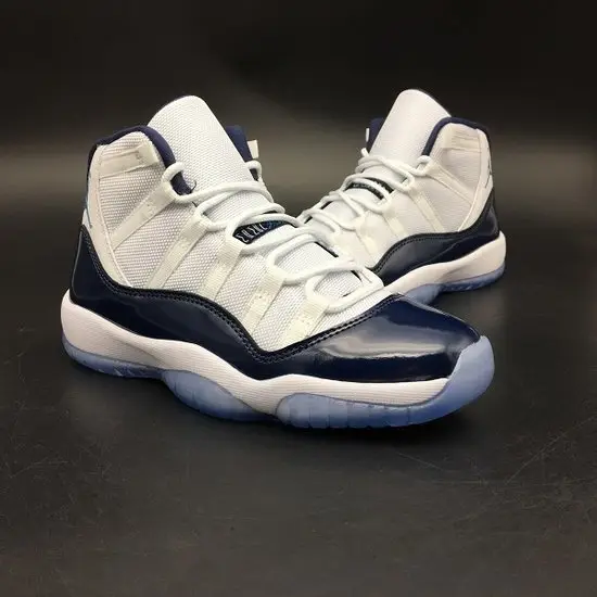 Air Jordan 11 Retro Midnight 