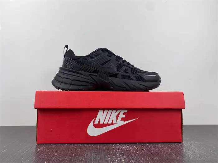 NIKEV2K Runtekk 3XL 