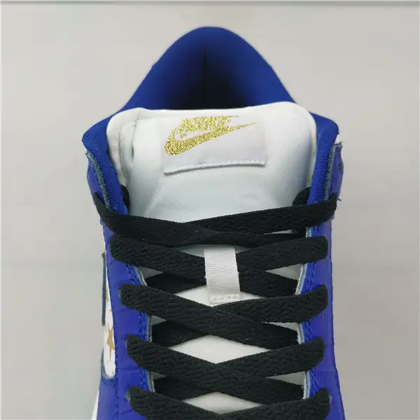 Supreme x Nike SB Dunk Low Blue White 