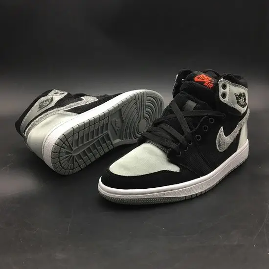 AIR JORDAN 1 RETRO 