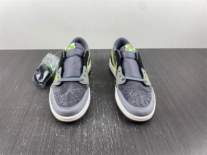 Air Jordan 1 Retro Low 