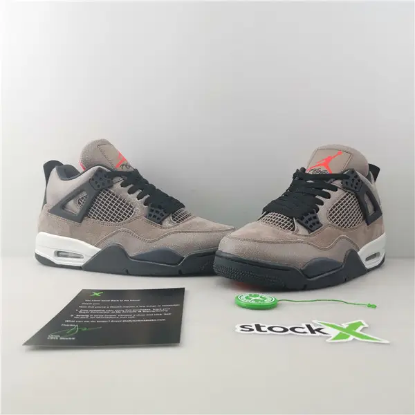 AIR JORDAN 