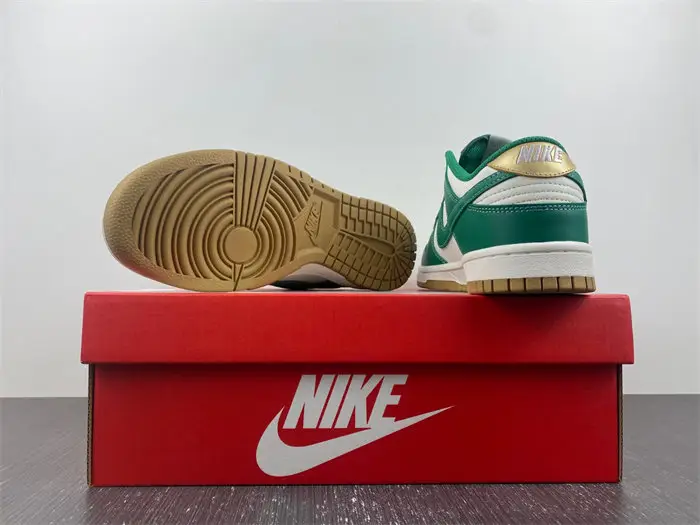 Nike Dunk Low Malachite University Gold 