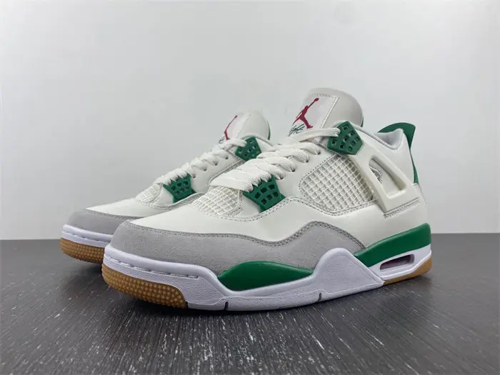 Jordan 4 Retro SB Pine Green 