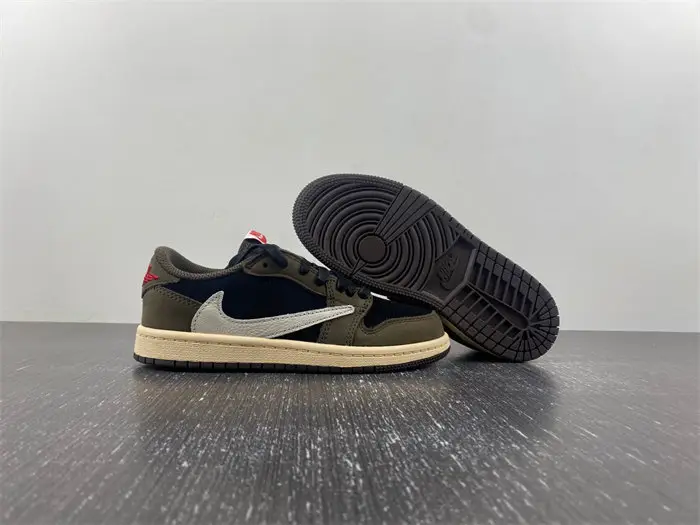 TRAVIS SCOTT X AIR JORDAN 1 LOW MOCHA 