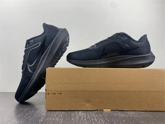 NIKE AIR ZOOM PEGASUS 