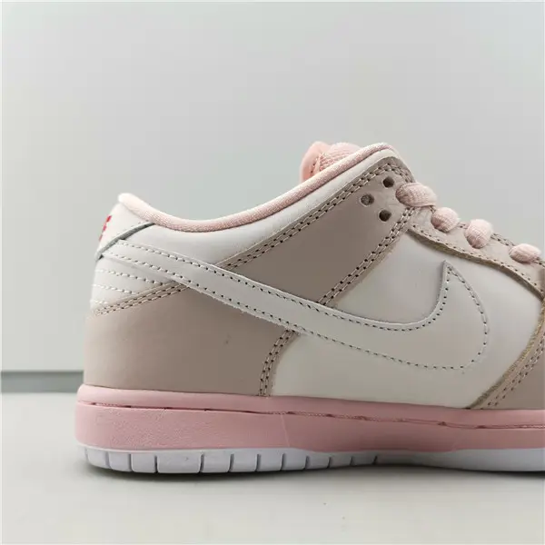 Nike Dunk SB Pink 