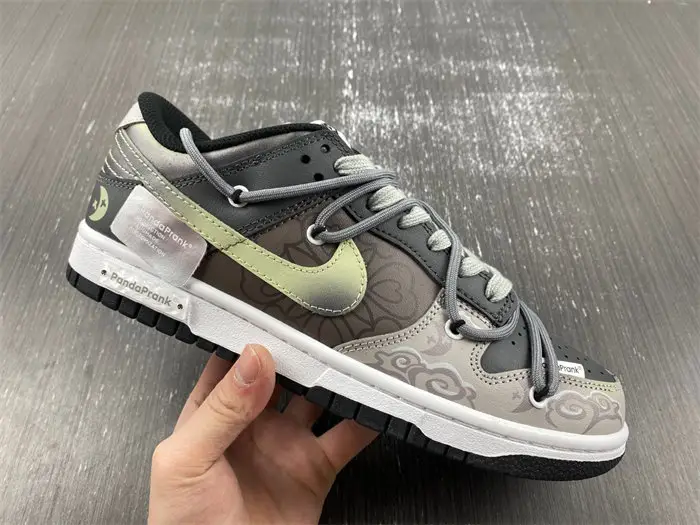 Nike Dunk Low MOON 