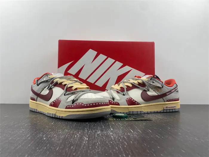 Nike Dunk Low 