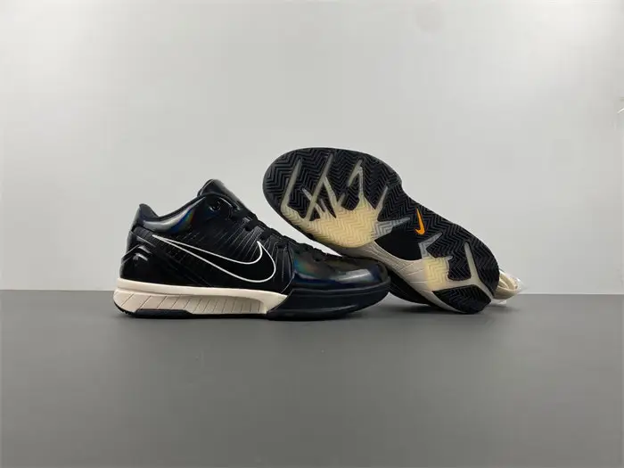 UNDEFEATED x Nike Kobe 4 Protro 
