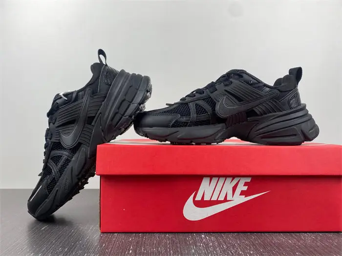 NIKEV2K Runtekk 3XL 