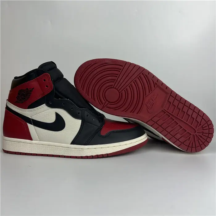 Jordan 1 Retro High Bred Toe 