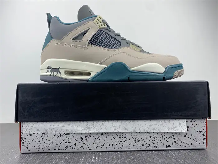 Jordan 4 Retro SE Craft Photon Dust 