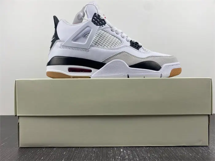 Nike SB x Air Jordan 4 