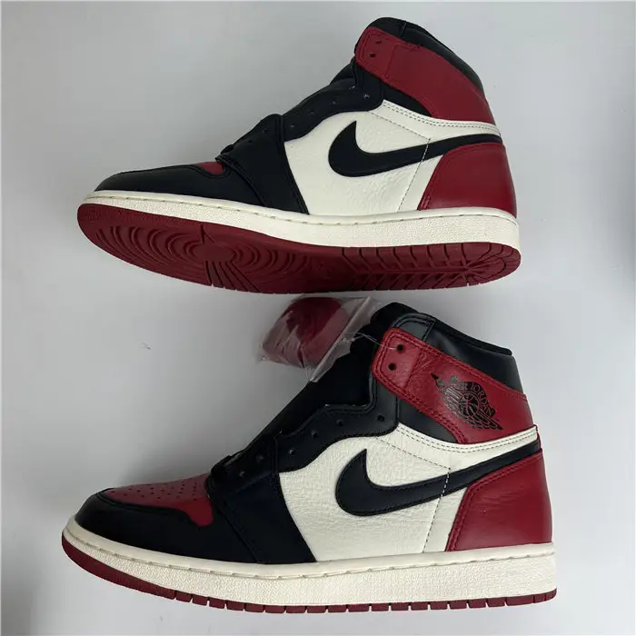 Jordan 1 Retro High Bred Toe 