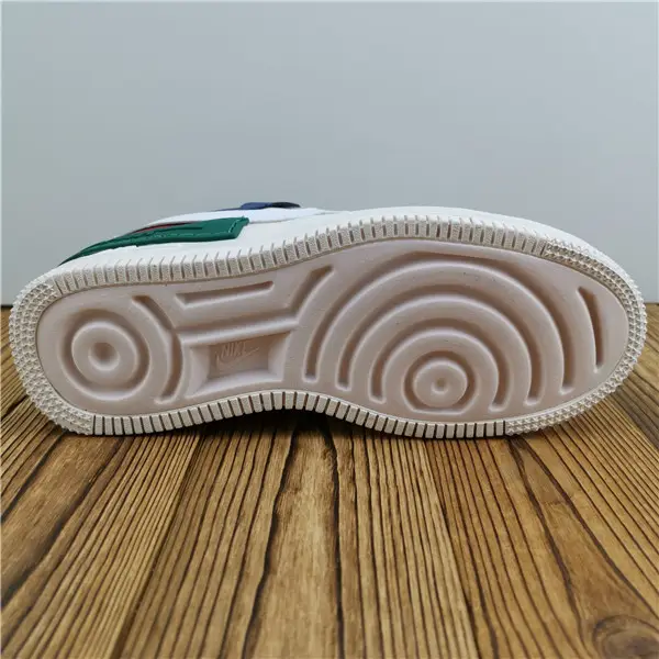 Air Force 1 new blue, green and pink women's shoes are assembled and deconstructed into the original Air Force logo 