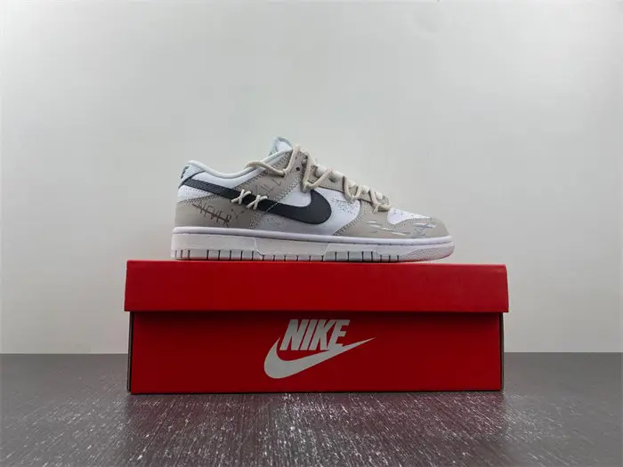 Nike Dunk Low 