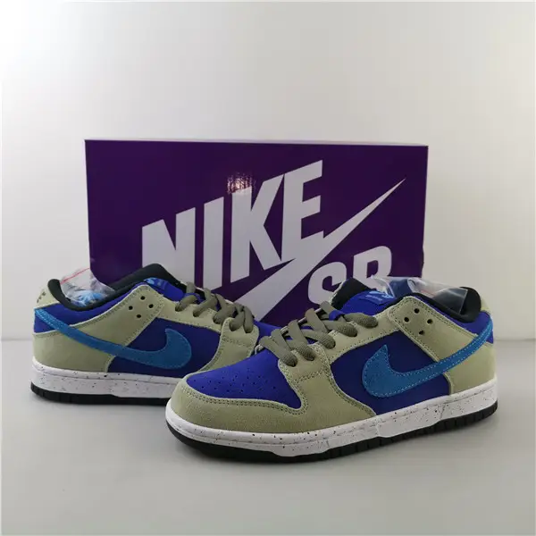 Nike Dunk Low SB Celadon  EFEFE2309