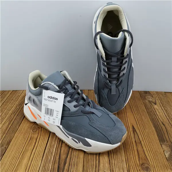 YEEZY BOOST 700 'MAGNET' 