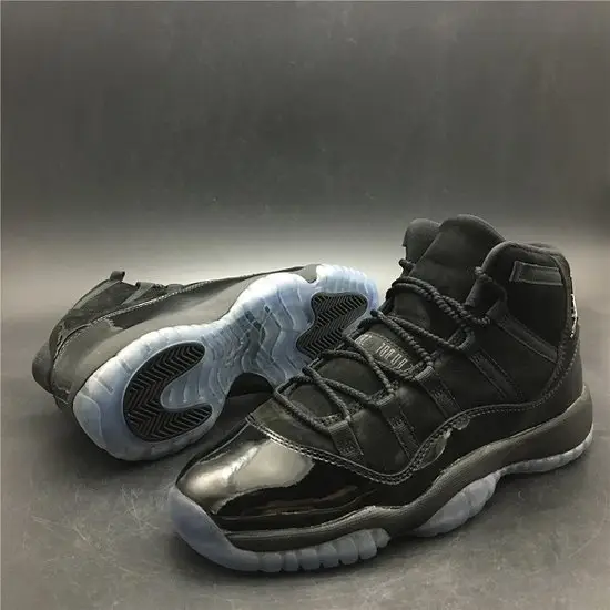 AIR JORDAN 11 RETRO 'CAP AND GOWN' 