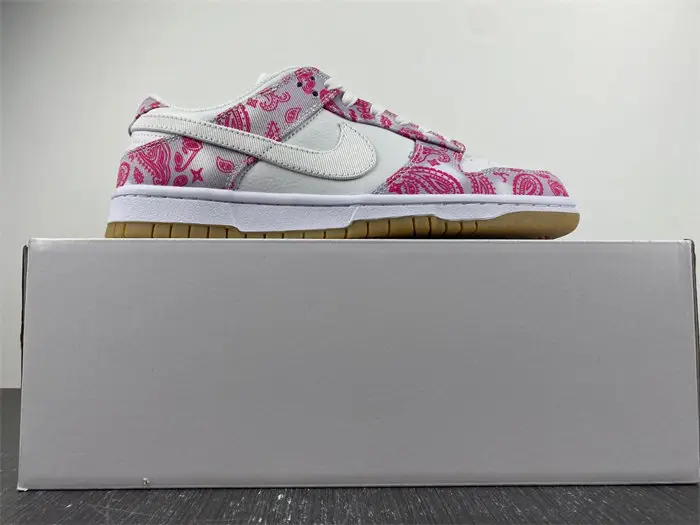 Nike SB Dunk Low Retro SP 