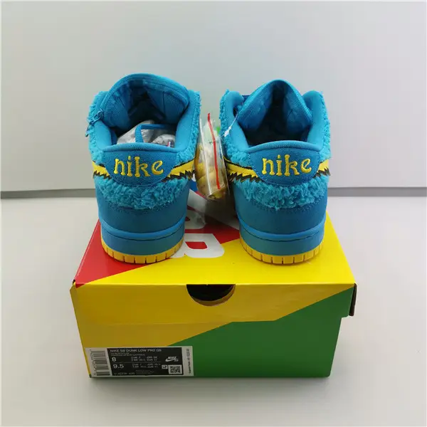 GRATEFUL DEAD X NIKE SB DUNK LOW 