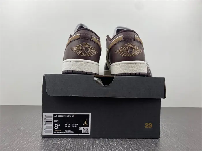 Air Jordan 1 Low 
