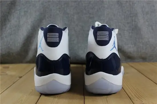 AIR JORDAN 11 
