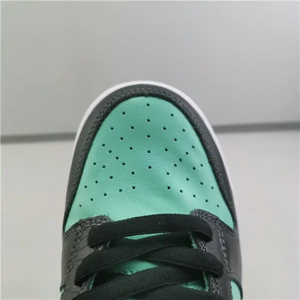 Nike Dunk SB Low Diamond Supply 