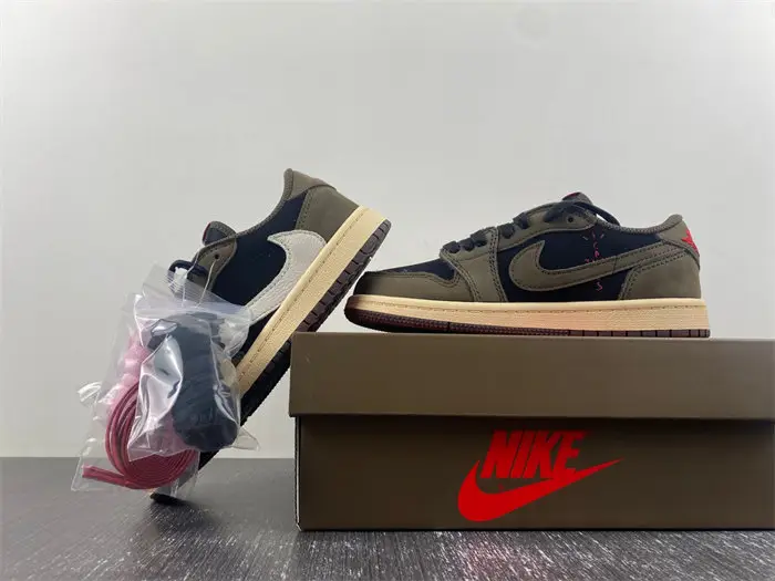 TRAVIS SCOTT X AIR JORDAN 1 LOW MOCHA 