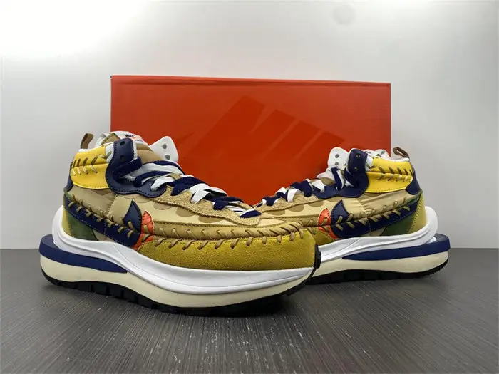 Nike Vaporwaffle sacai Jean Paul Gaultier Sesame Blue  DEDD806