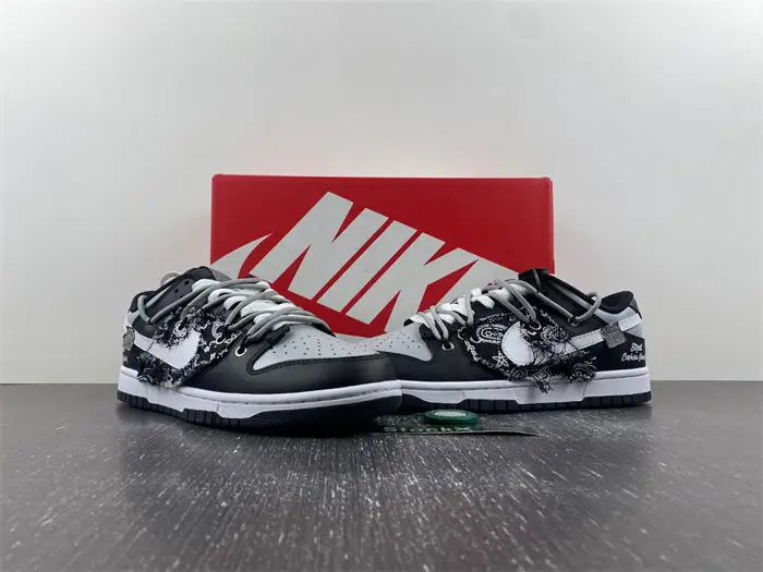 Nike Dunk Low 