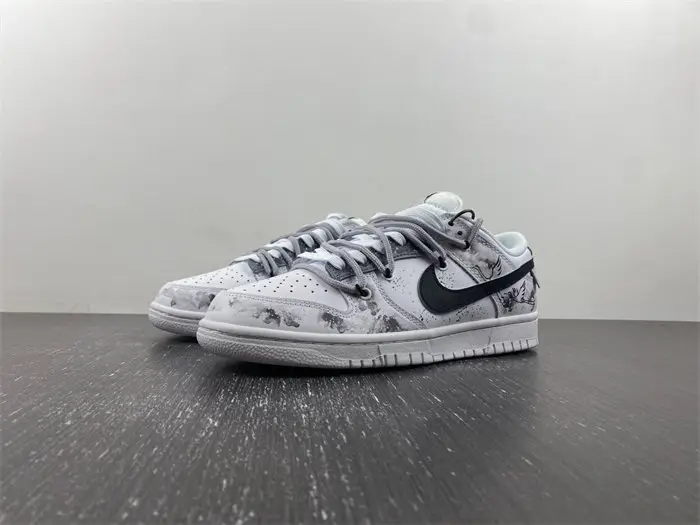 Nike Dunk Low 