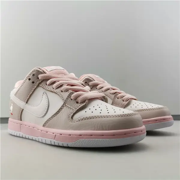 Nike Dunk SB Pink 