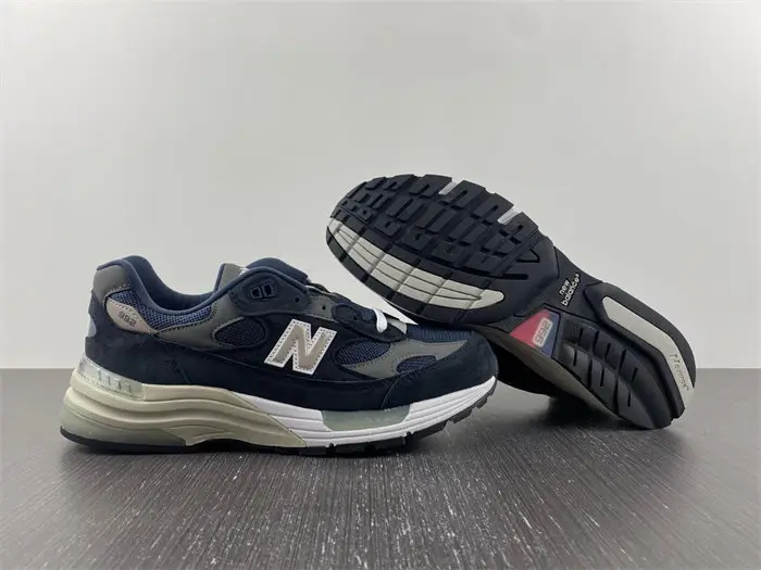 New Balance 992 Navy Grey 