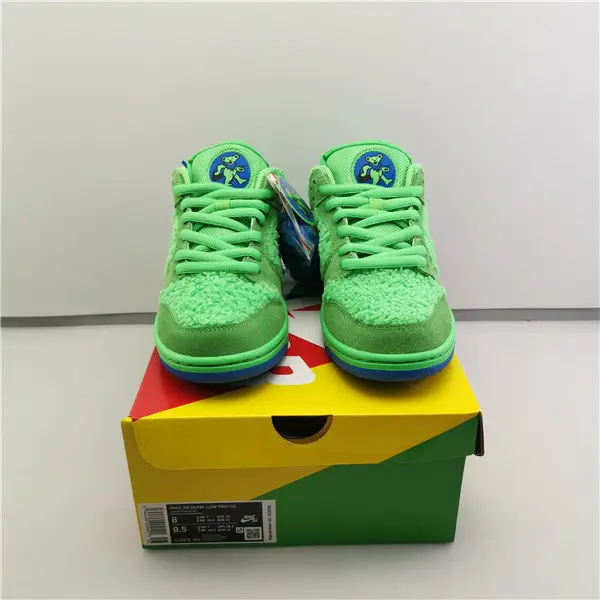 GRATEFUL DEAD X NIKE SB DUNK LOW 