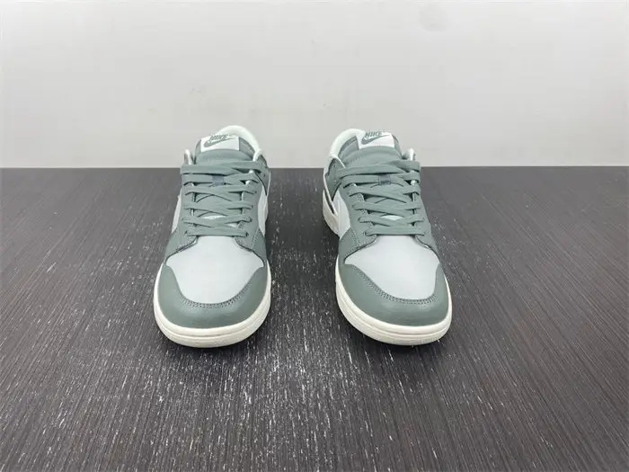 Nike Dunk Low Mica Green 