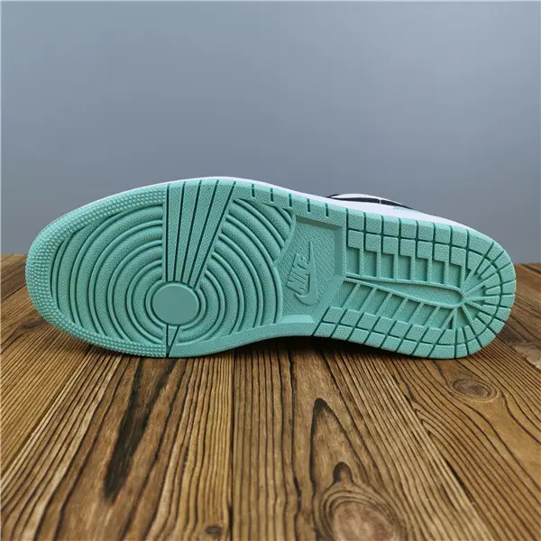 Air Jordan 1 Low Emerald Toe 