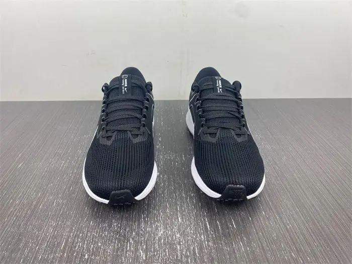 NIKE AIR ZOOM PEGASUS 40 