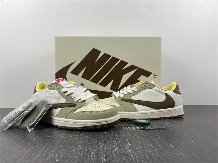 Travis Scott x Air Jordan 1 Low 
