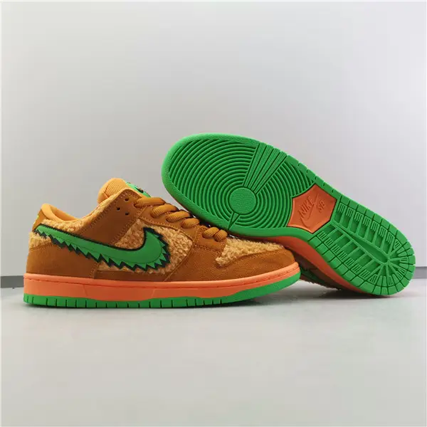 GRATEFUL DEAD X NIKE SB DUNK LOW 