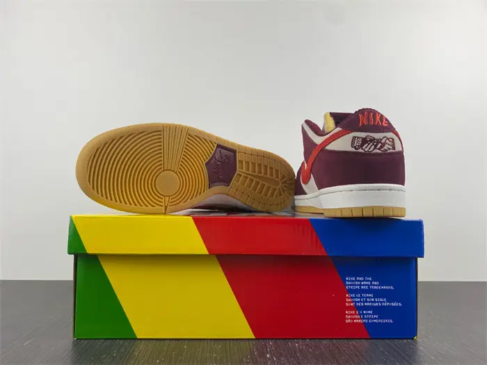 Nike SB Dunk Low Skate Like a Girl 